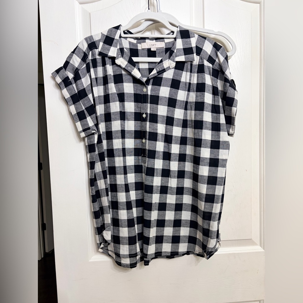 LOFT Black and White Gingham Button-Up Shirt